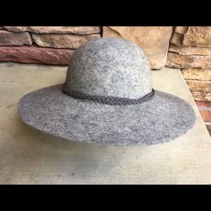 LUCKY BRAND Gray 100% WOOL  HAT SIZE 23" L**